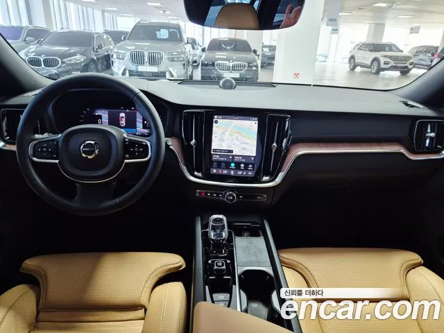 Volvo V60 — интерьер