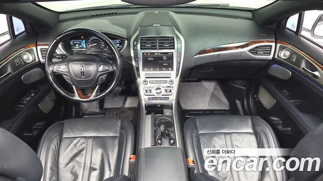 Lincoln MKZ — интерьер