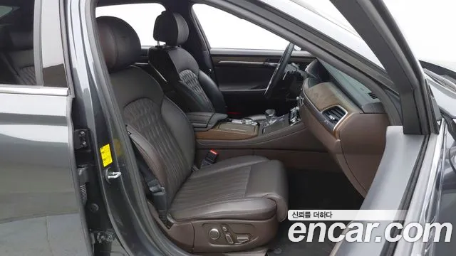 Genesis G90 — интерьер