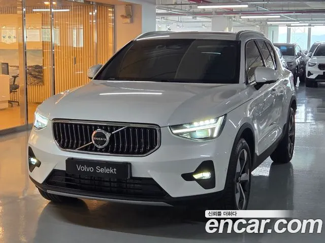 Volvo XC40 — экстерьер