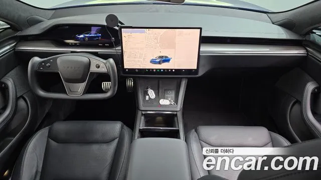 Tesla Model S — интерьер
