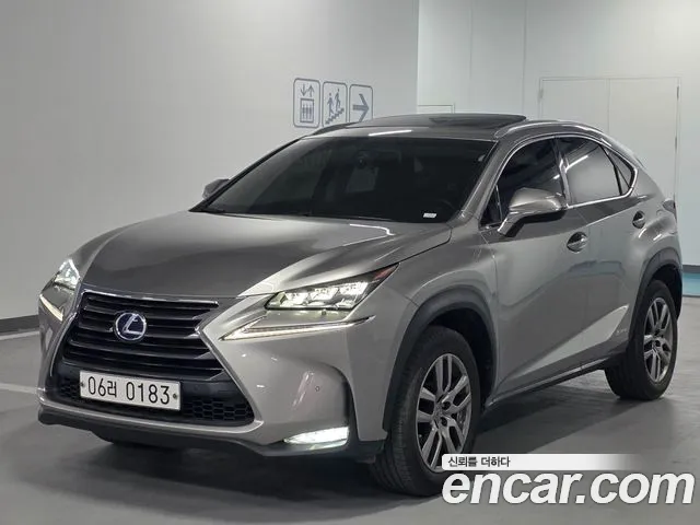 Lexus NX — интерьер