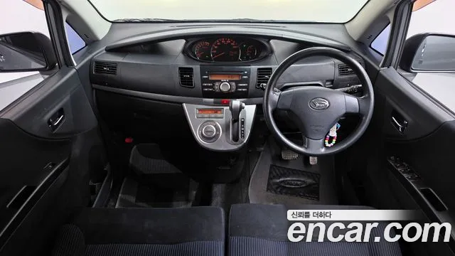 Daihatsu 무브 — интерьер