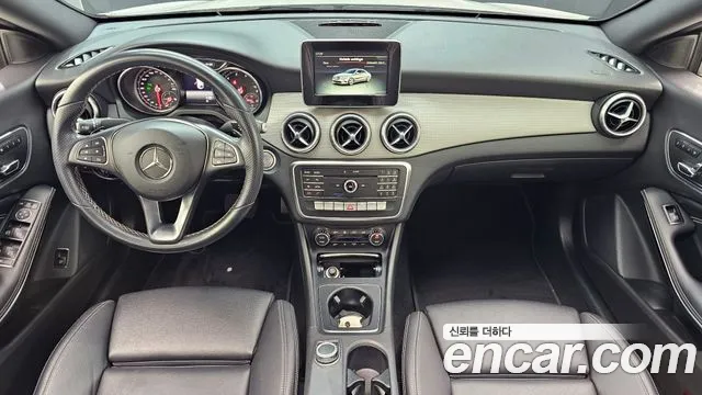 Mercedes-Benz CLA-класс — интерьер