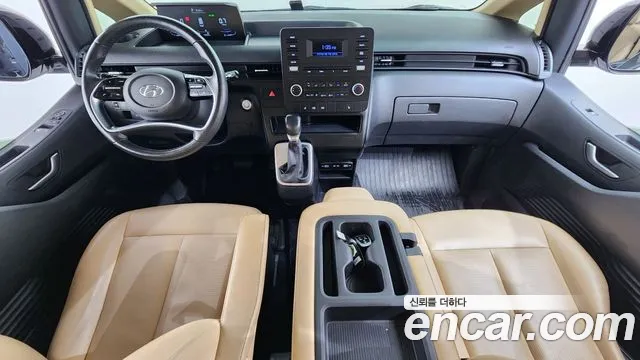 Hyundai Staria — интерьер