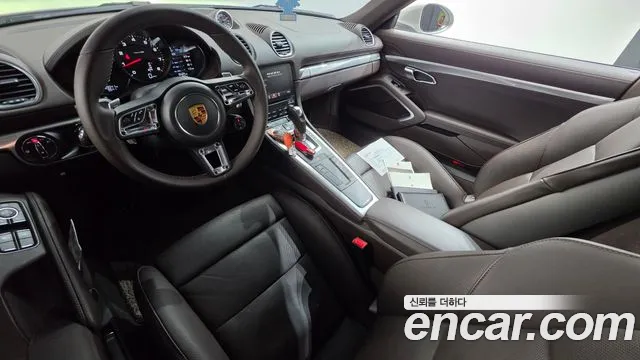 Porsche 718 — интерьер