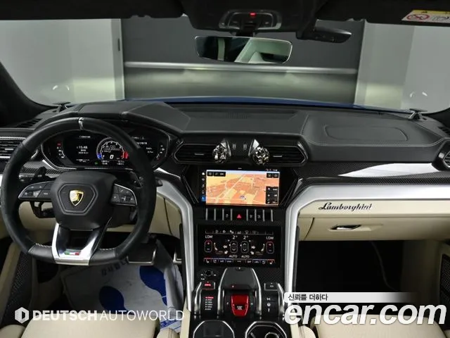 Lamborghini Urus — интерьер