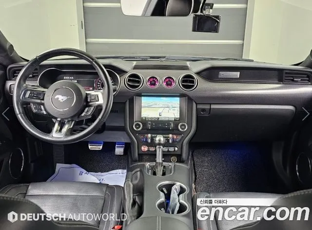 Ford Mustang — интерьер