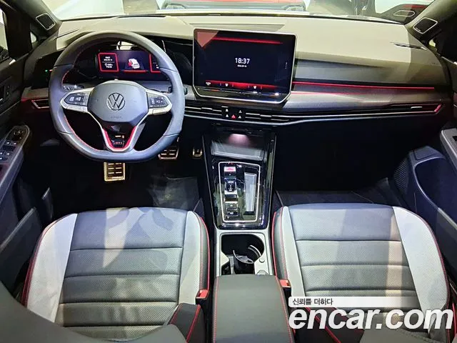 Volkswagen Golf — интерьер