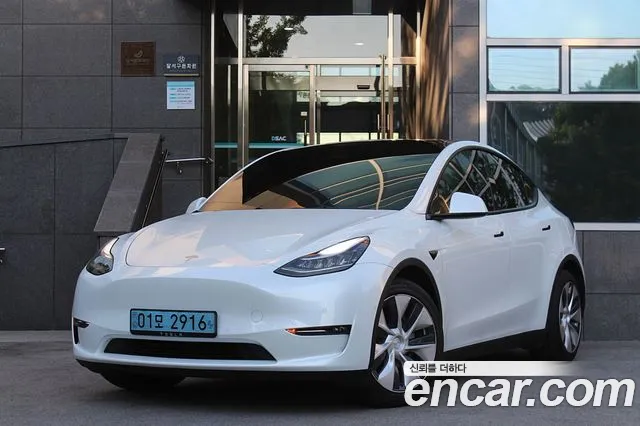 Tesla Model Y — экстерьер