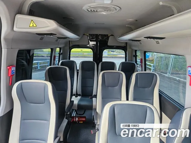 Hyundai Solati — интерьер