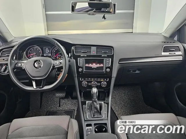 Volkswagen Golf — интерьер