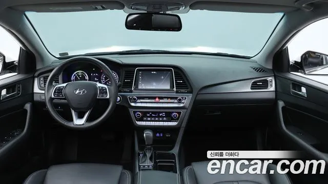 Hyundai Sonata — интерьер