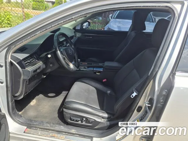 Lexus ES — интерьер