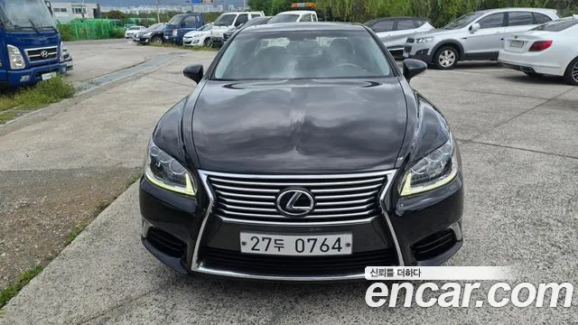 Lexus LS — экстерьер