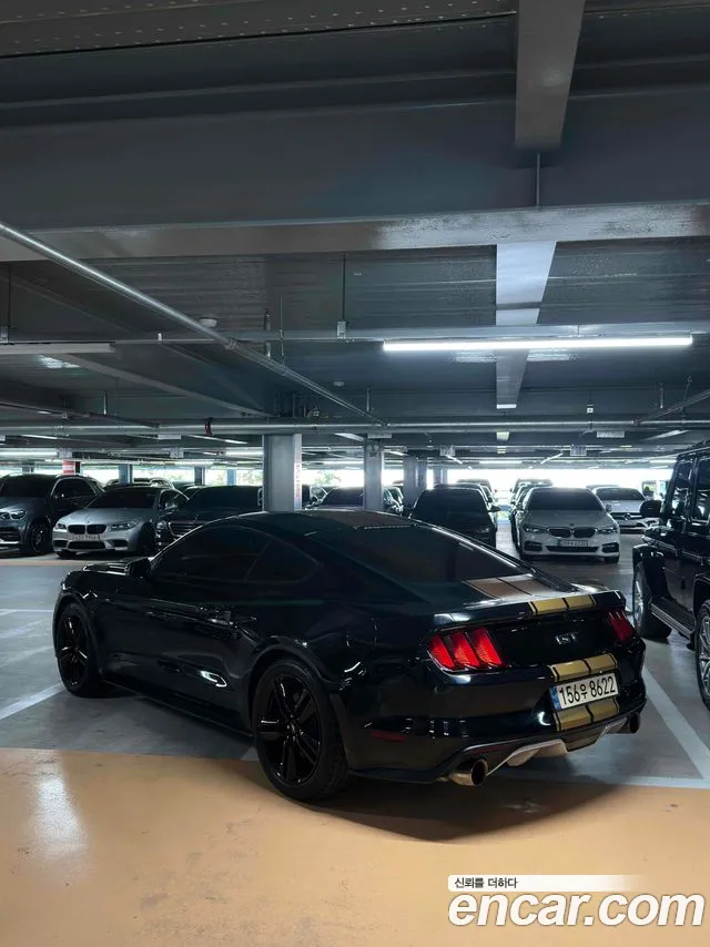 Ford Mustang — интерьер