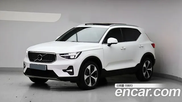 Volvo XC40 — экстерьер