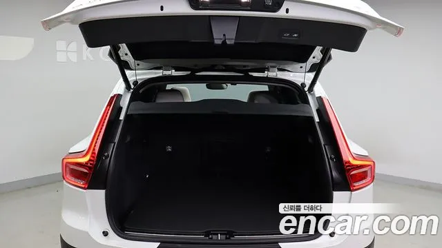 Volvo XC40 — интерьер