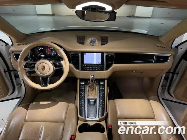 Porsche Macan — интерьер