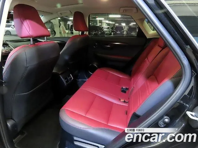 Lexus NX — интерьер