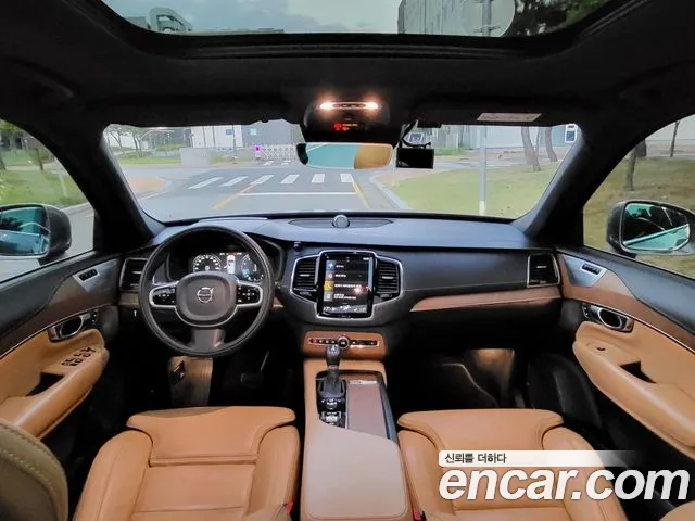 Volvo XC90 — интерьер