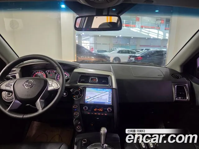 KG Mobility Korando — интерьер