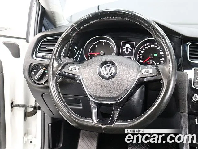 Volkswagen Golf — интерьер