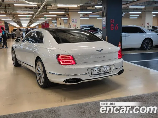 Bentley Flying Spur — интерьер