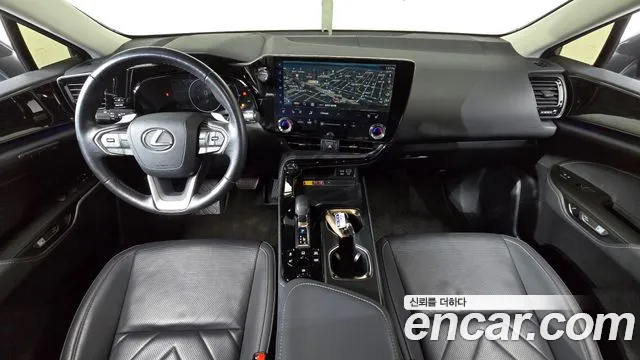 Lexus NX — интерьер