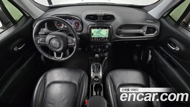 Jeep Renegade — интерьер