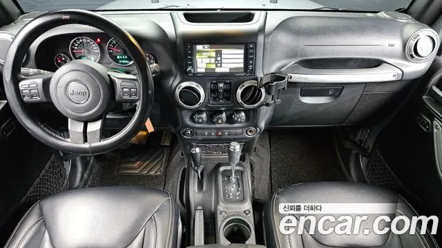 Jeep Wrangler — интерьер