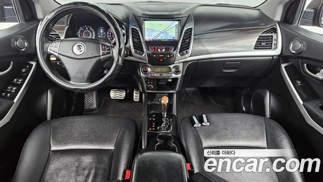 KG Mobility Korando — интерьер