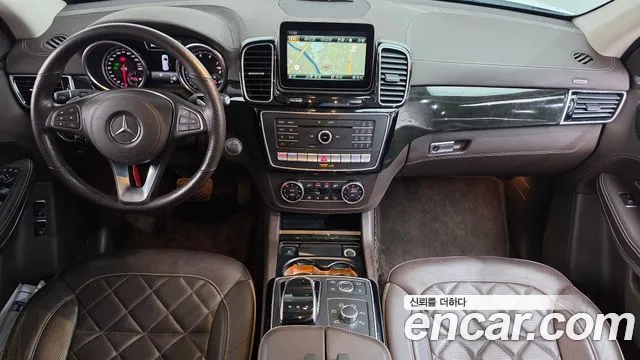 Mercedes-Benz GLS-класс — интерьер