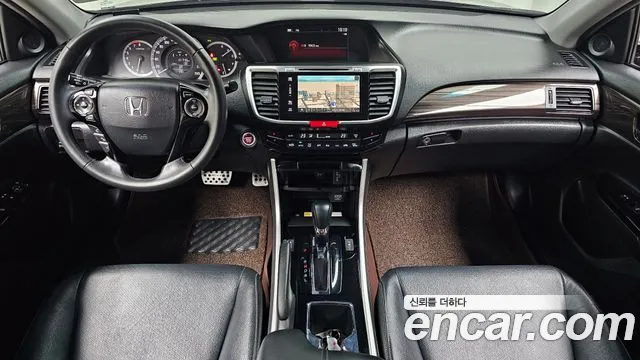 Honda Accord — интерьер