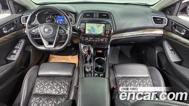 Nissan Maxima — интерьер