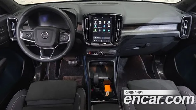 Volvo C40 — интерьер