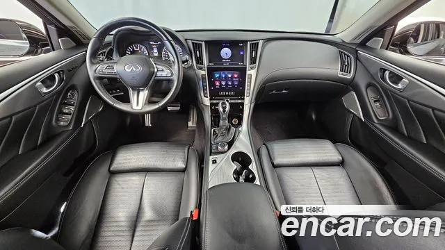 Infiniti Q50 — интерьер