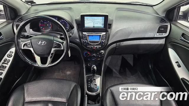 Hyundai Accent — интерьер