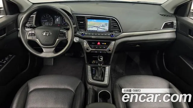 Hyundai Elantra — интерьер