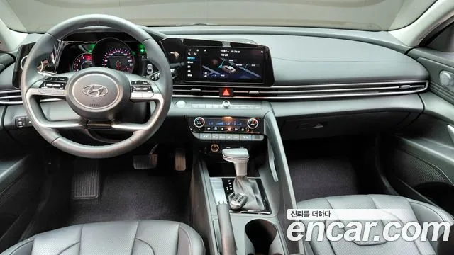 Hyundai Elantra — интерьер