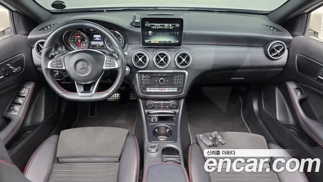 Mercedes-Benz A-класс — интерьер