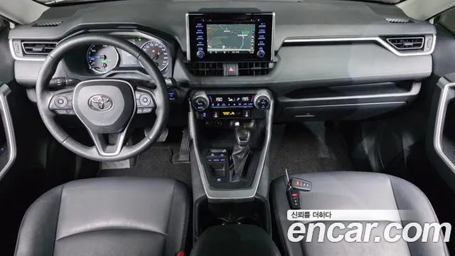 Toyota RAV4 — интерьер