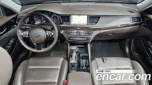 Kia K7 — интерьер