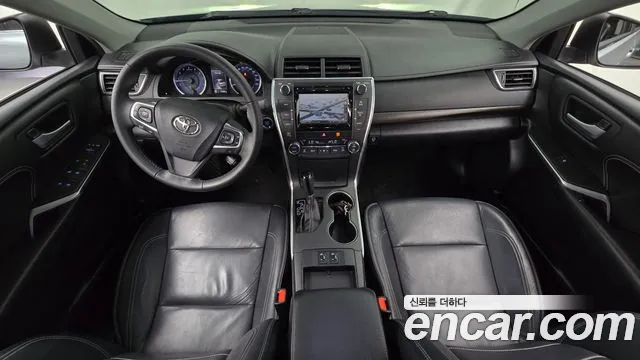 Toyota Camry — интерьер