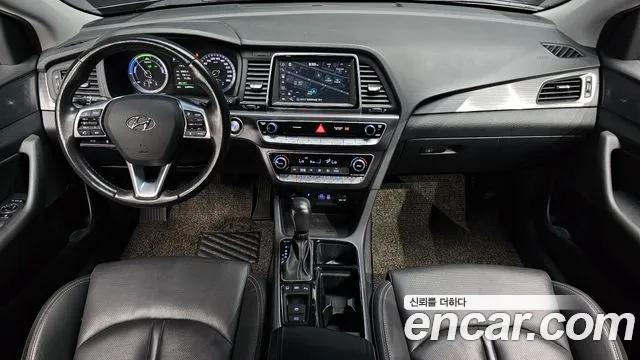 Hyundai Sonata — интерьер