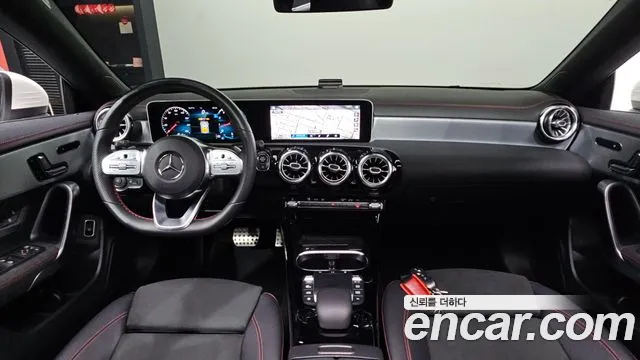 Mercedes-Benz CLA-класс — интерьер