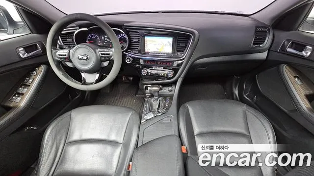 Kia K5 — интерьер