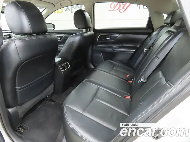 Nissan Altima — интерьер