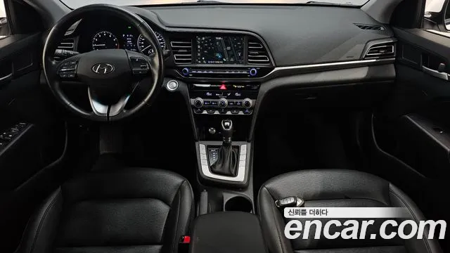 Hyundai Elantra — интерьер