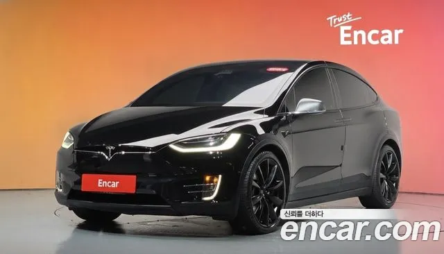 Tesla Model X — экстерьер